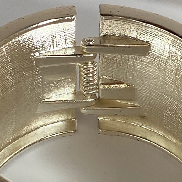 Silver Statement Hinged Bracelet - Picture 4 of 7